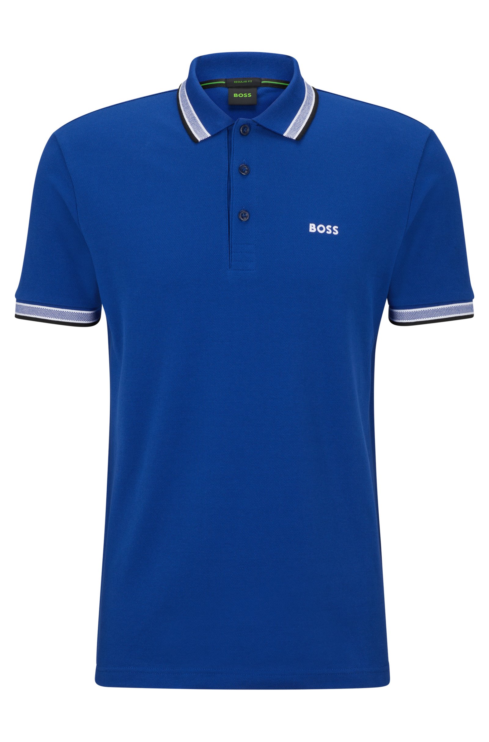 Das Hugo Boss Poloshirt Blau Weiss hat einen geknöpften Kragen, ein weißes "BOSS"-Logo auf der Brust und weiß-graue Besätze an Kragen und Ärmeln.